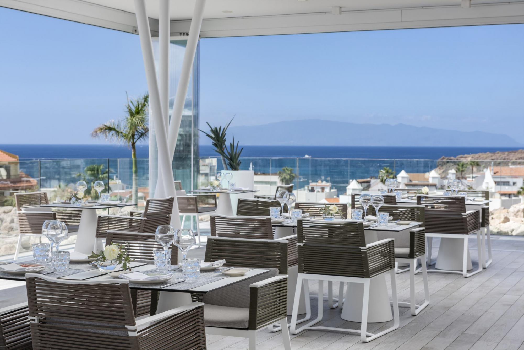 corales suites restaurant